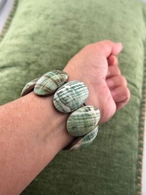 Green and White Shell on Coconut Link Stretch Bracelet Beachy Mermaidcore